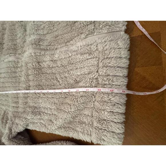 Cozy Beige Fuzzy Jacket with Collar - Picture 4 of 6